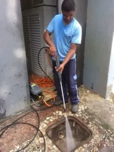 Desentupimento de coluna realizado pela Clean Desentupidora